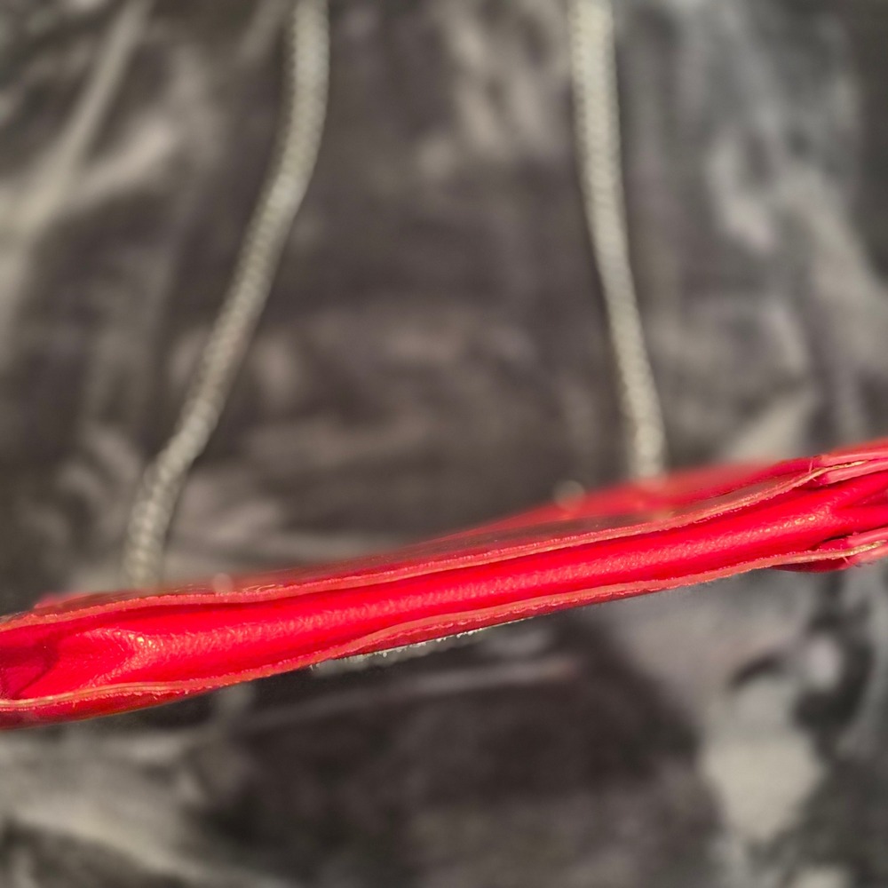 Maniere De Voir Red Gun Shaped Transparent Crossbody Bag Vegan Leather Chain - Picture 5 of 8
